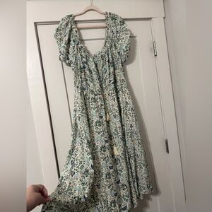 Torrid size 4 cute summer dress. MIDI length . EUC